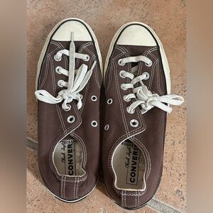 Excellent condition earth brown converse
